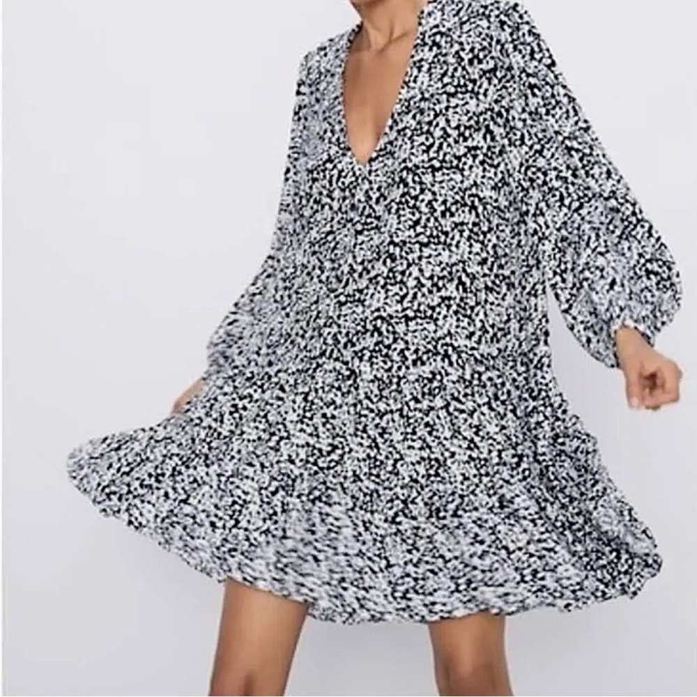 Zara Claris White & Black Flowly Dress (XS)